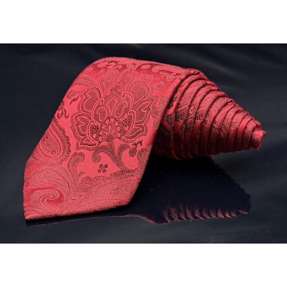 DONALD J TRUMP MEN'S TIE RED/FLORAL Width: 3.5” Length: 60" - Picture 6 of 6